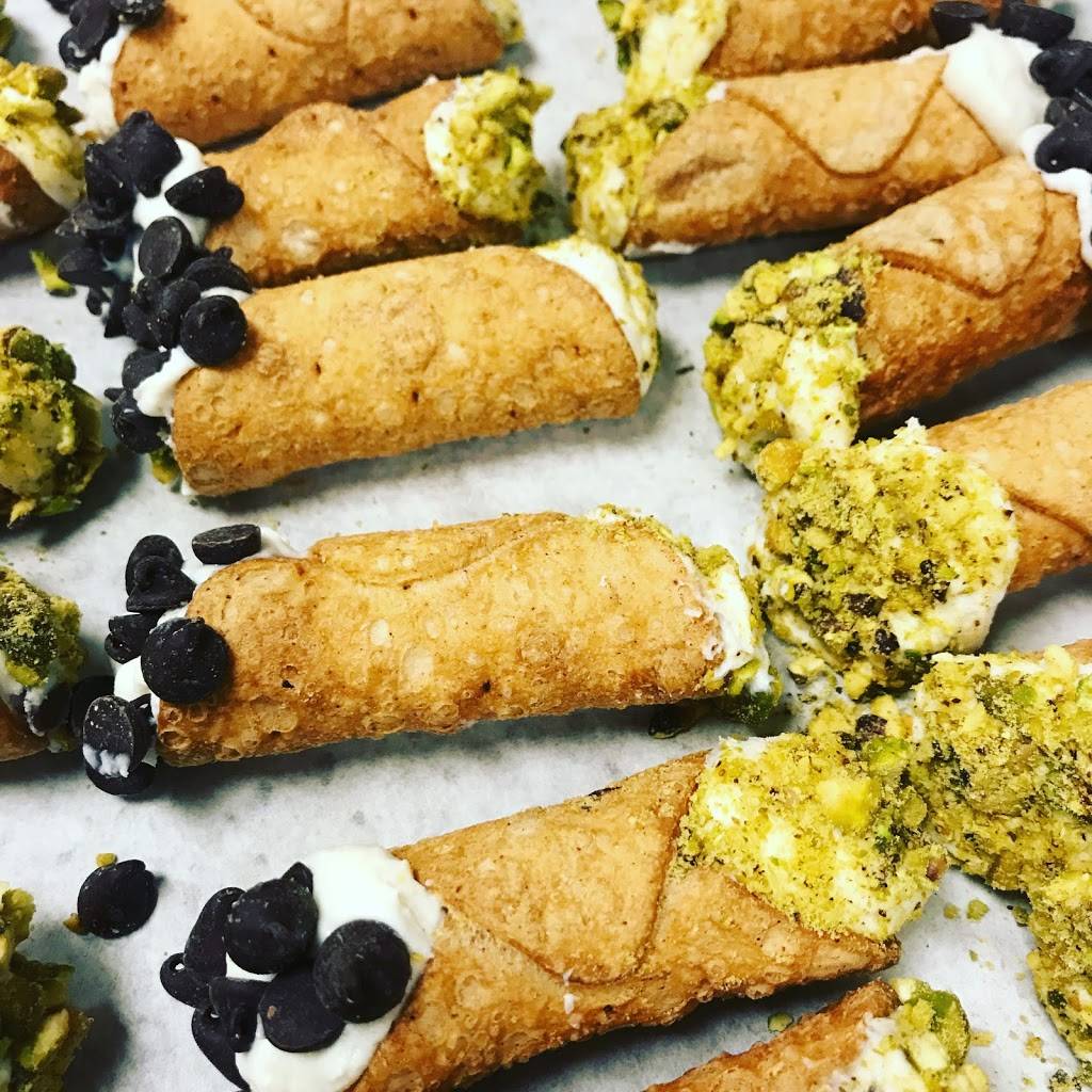 Stars Bakeshop | bakery | 300 Youngsville Hwy Suite 100, Lafayette, LA 70508, USA | 3372527317 OR +1 337-252-7317