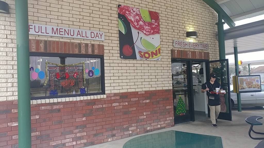 Sonic Drive-In | restaurant | 1024 TX-124, Winnie, TX 77665, USA | 4094004013 OR +1 409-400-4013