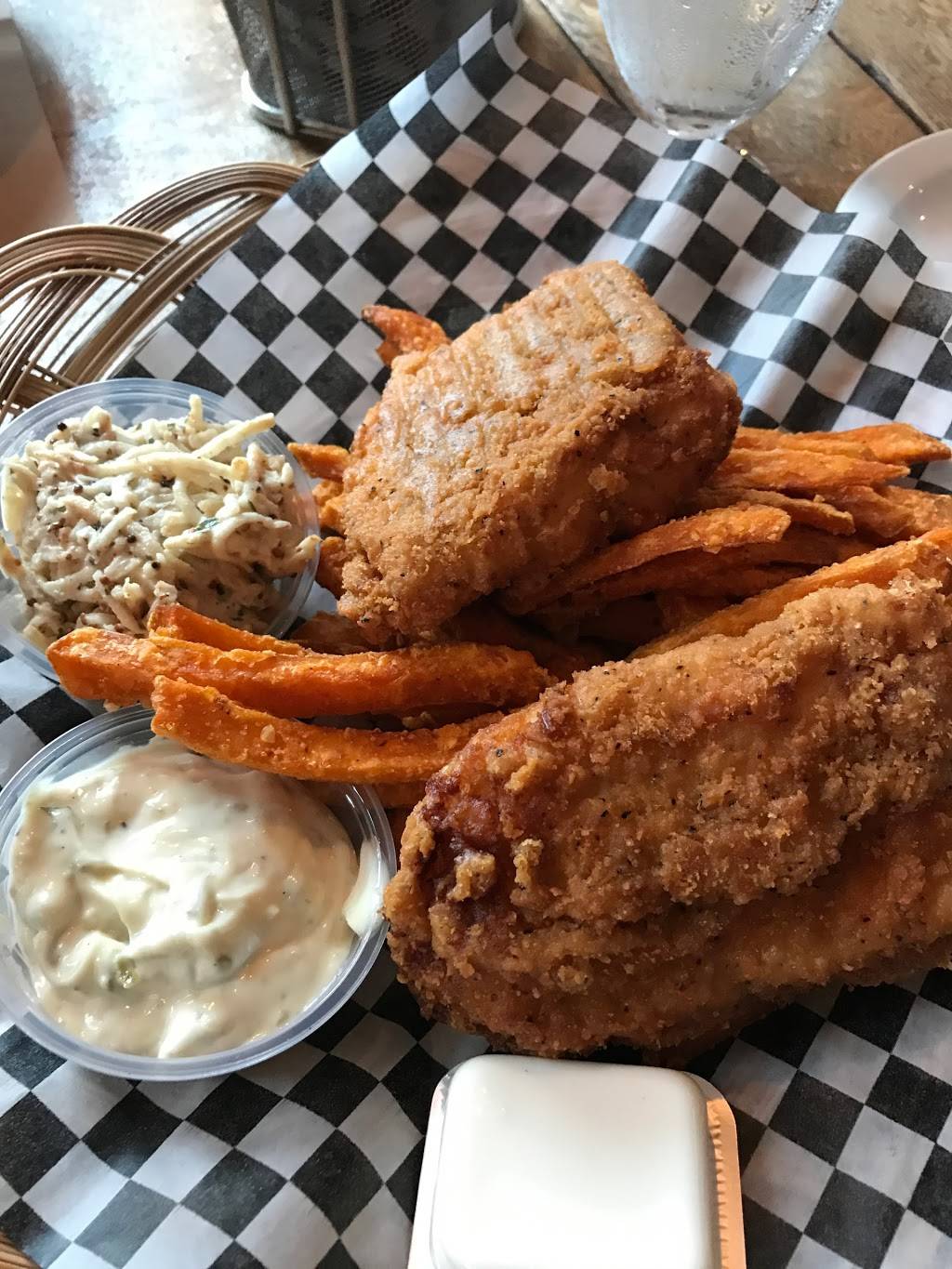 Pilsen Restaurant et Pub | restaurant | 55 Rue Main, North Hatley, QC J0B 2C0, Canada | 8198422971 OR +1 819-842-2971