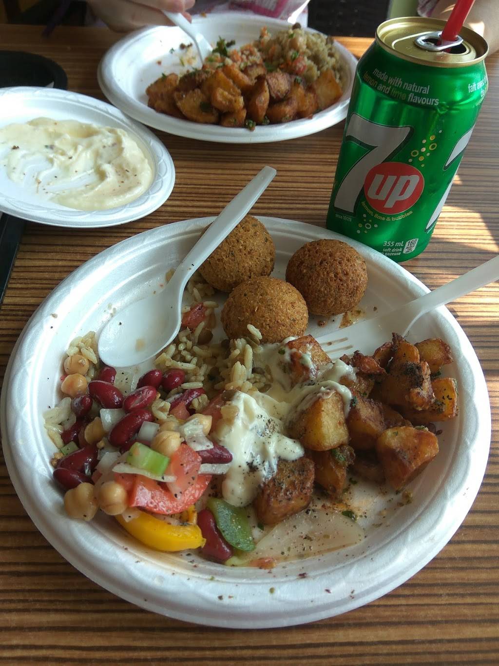 Amir Blainville | restaurant | 10 Boulevard de la Seigneurie E #108, Blainville, QC J7C 3V5, Canada | 4504192647 OR +1 450-419-2647