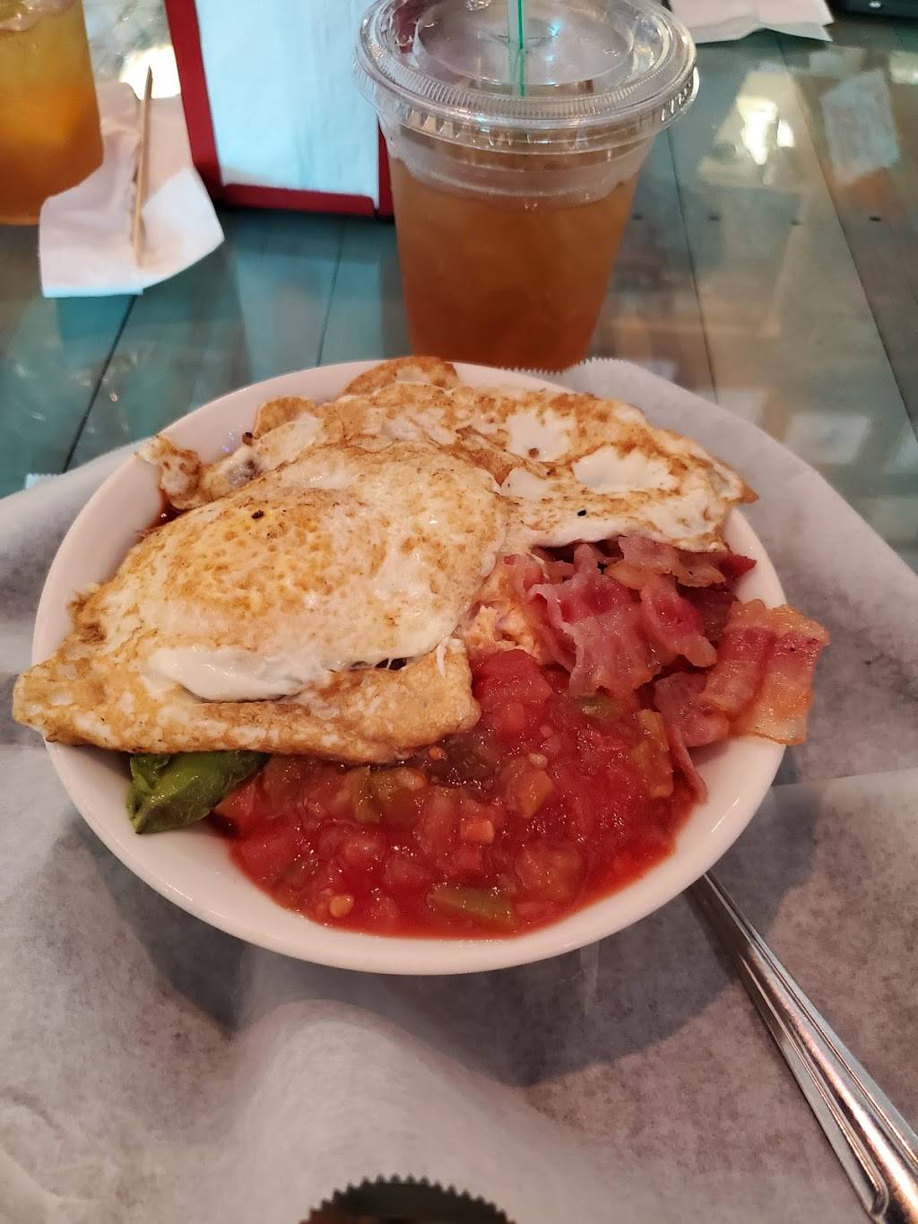 New Moon Cafe | cafe | 116 Laurens St NW, Aiken, SC 29801, USA | 8036437088 OR +1 803-643-7088