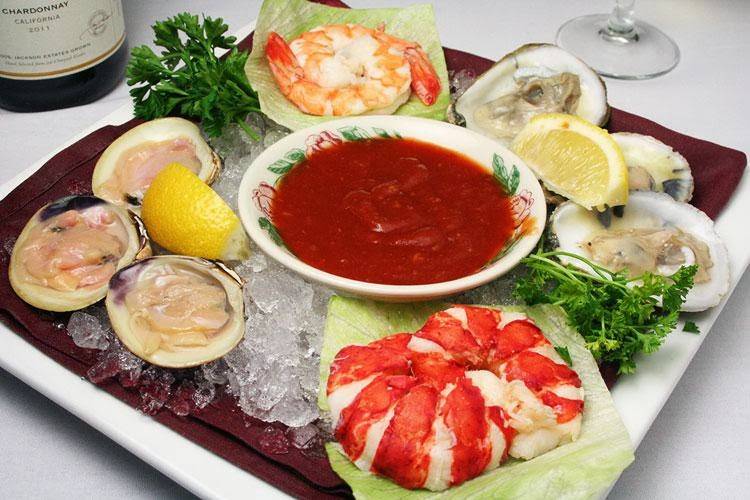 The Continental Restaurant | night club | 266 Broadway, Saugus, MA 01906, USA | 7812332587 OR +1 781-233-2587