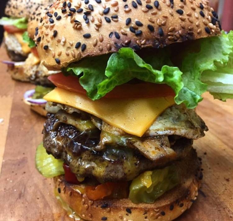 B Burger | restaurant | 3451 Rue Fleury E, Montréal-Nord, QC H1H 5R2, Canada | 5143793451 OR +1 514-379-3451