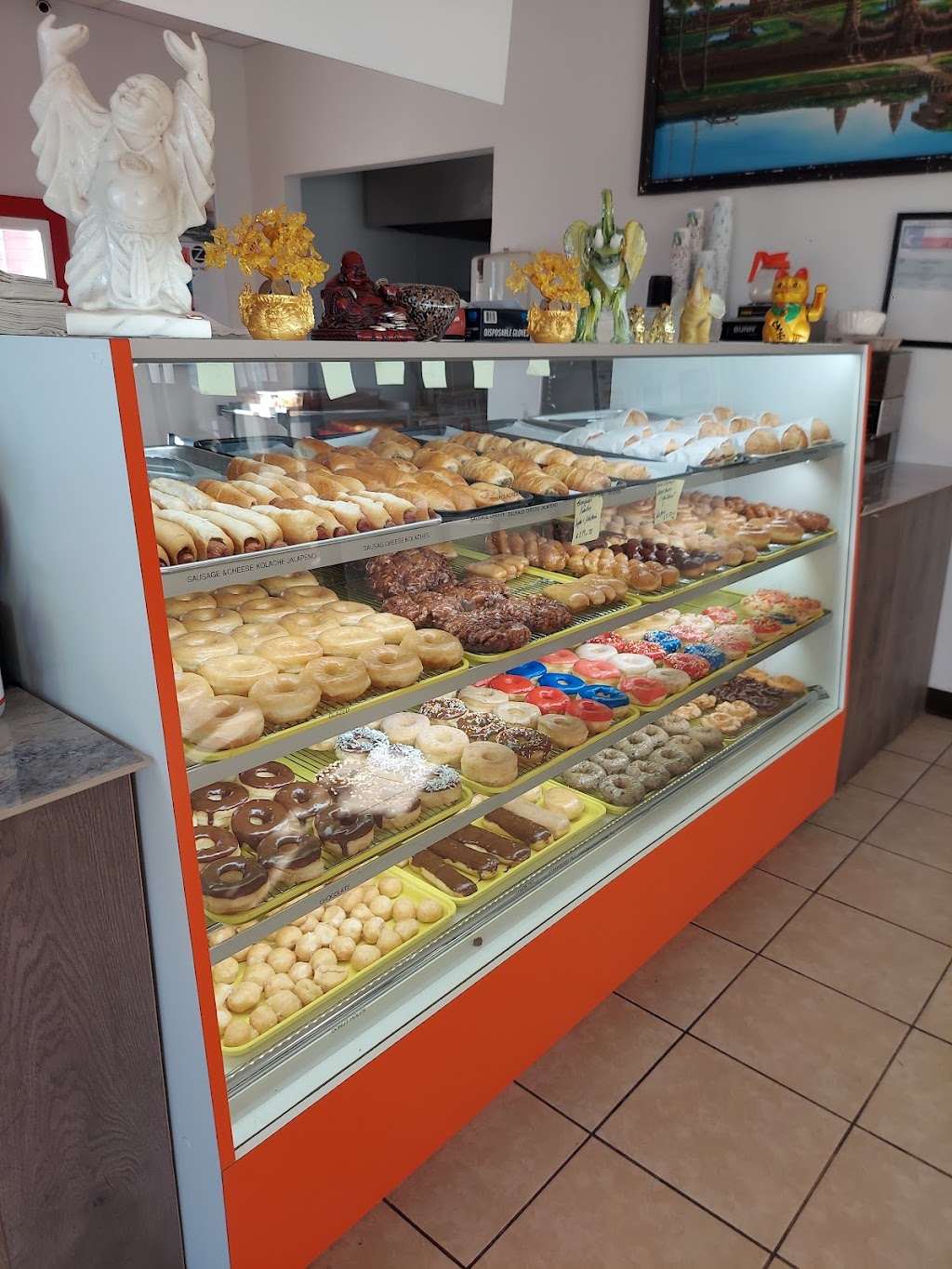 Ozona Donuts & Lunch | restaurant | 1606 Del Rio St, Ozona, TX 76943, USA | 5623325654 OR +1 562-332-5654
