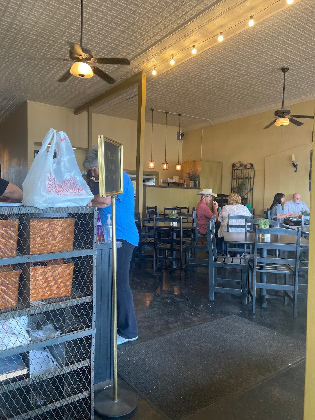 Square Plate Deli | restaurant | 212 Fort McKavitt St, Mason, TX 76856, USA | 3253471911 OR +1 325-347-1911