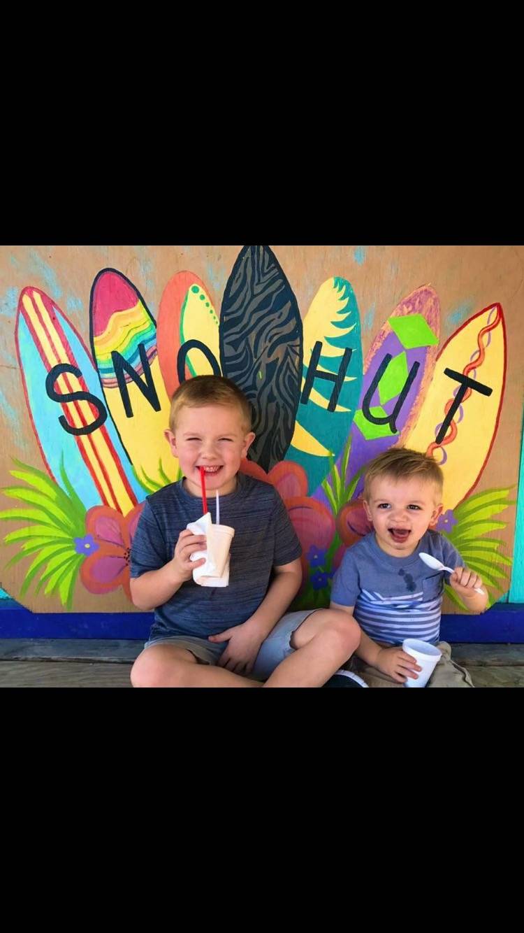 Grandview Sno Hut | restaurant | 101 S Louisiana St, Grandview, TX 76050, USA | 9404480854 OR +1 940-448-0854