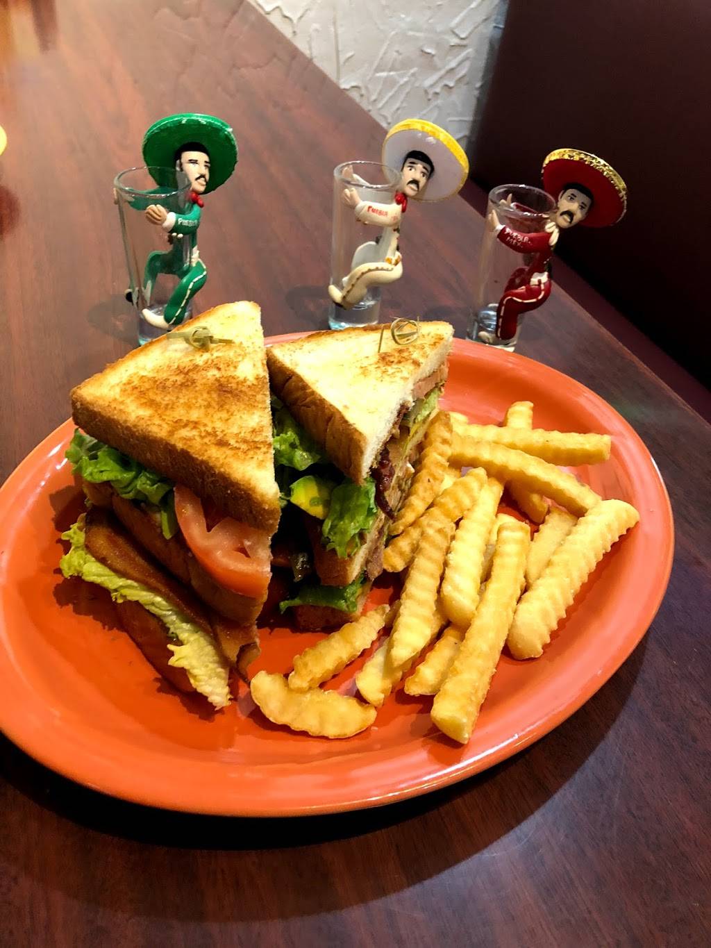 El Mariachi Loco Cantina | restaurant | 12315 Natural Bridge Rd, Bridgeton, MO 63044, USA | 3147365150 OR +1 314-736-5150