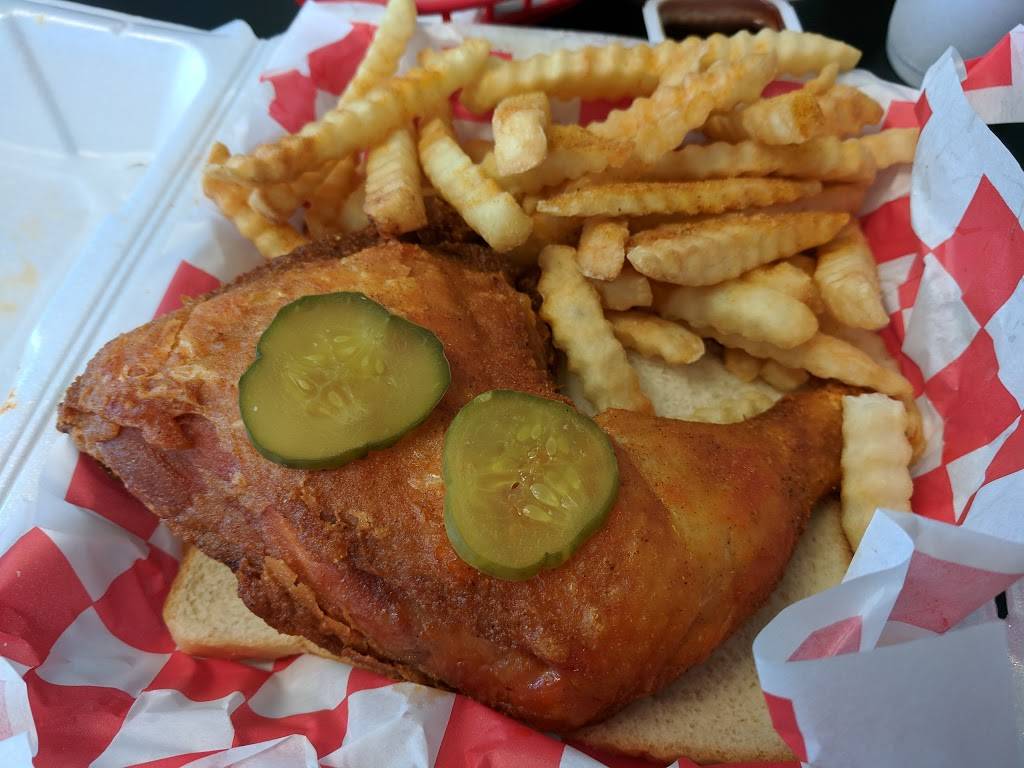 Helens Hot Chicken | restaurant | 886 Kraft St, Clarksville, TN 37040, USA | 9314948240 OR +1 931-494-8240