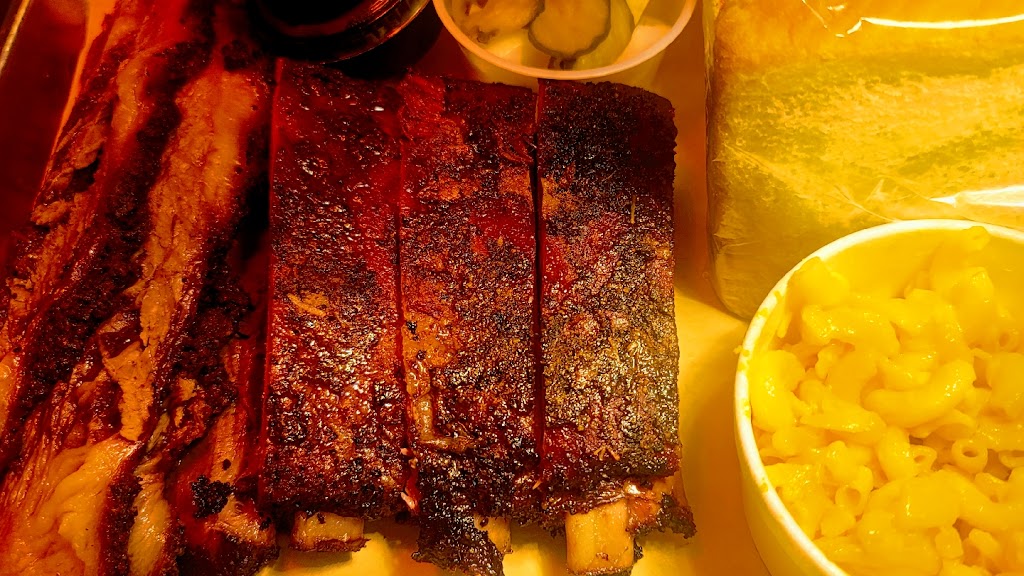 GMs Fire BBQ and More | restaurant | 1002 N Victoria Hwy, Refugio, TX 78377, USA | 3615267313 OR +1 361-526-7313