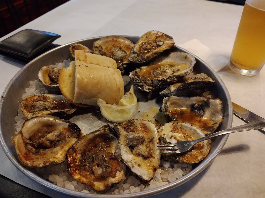 Half Shell Oyster House | restaurant | 109 Old Camp Rd #114, Lafayette, LA 70508, USA | 3374841120 OR +1 337-484-1120