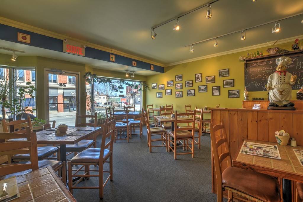 Croissant Chaud (Le) | restaurant | 28 Rue Main O, Coaticook, QC J1A 1P2, Canada | 8198493311 OR +1 819-849-3311