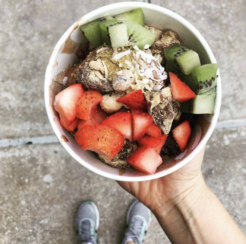 Menchies Frozen Yogurt | bakery | 510 Hidden Valley Pkwy Suite #102, Corona, CA 92879, USA | 9518984523 OR +1 951-898-4523