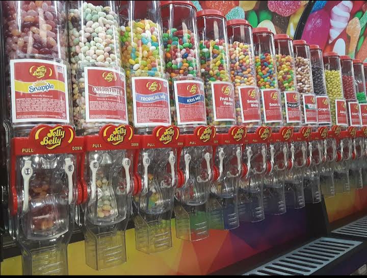 Go Nuts For Sweets | cafe | 84 N Village Ave, Rockville Centre, NY 11570, USA | 5165487131 OR +1 516-548-7131