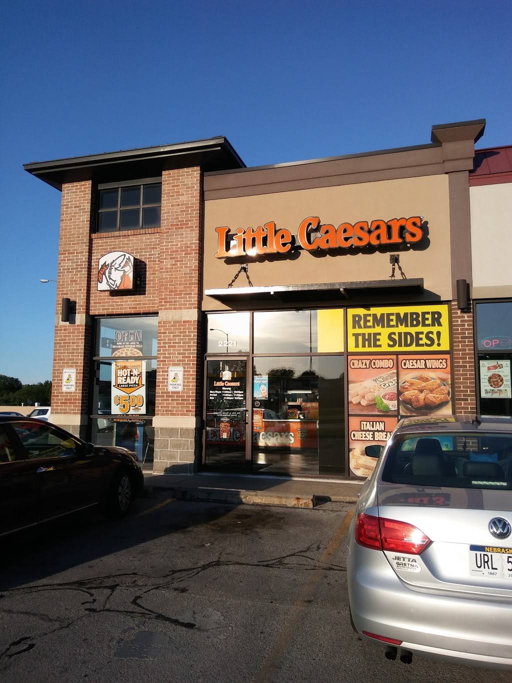 Little Caesars Pizza | meal takeaway | 2221 N 90th St, Omaha, NE 68134, USA | 4025044144 OR +1 402-504-4144