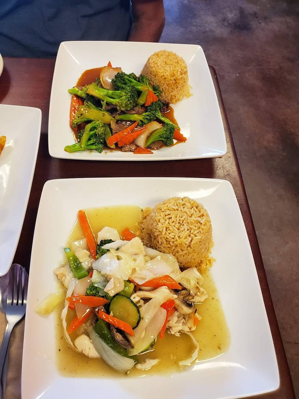 Beas Asian Cuisine | restaurant | 518 W Broadway, Spiro, OK 74959, USA | 9189625600 OR +1 918-962-5600