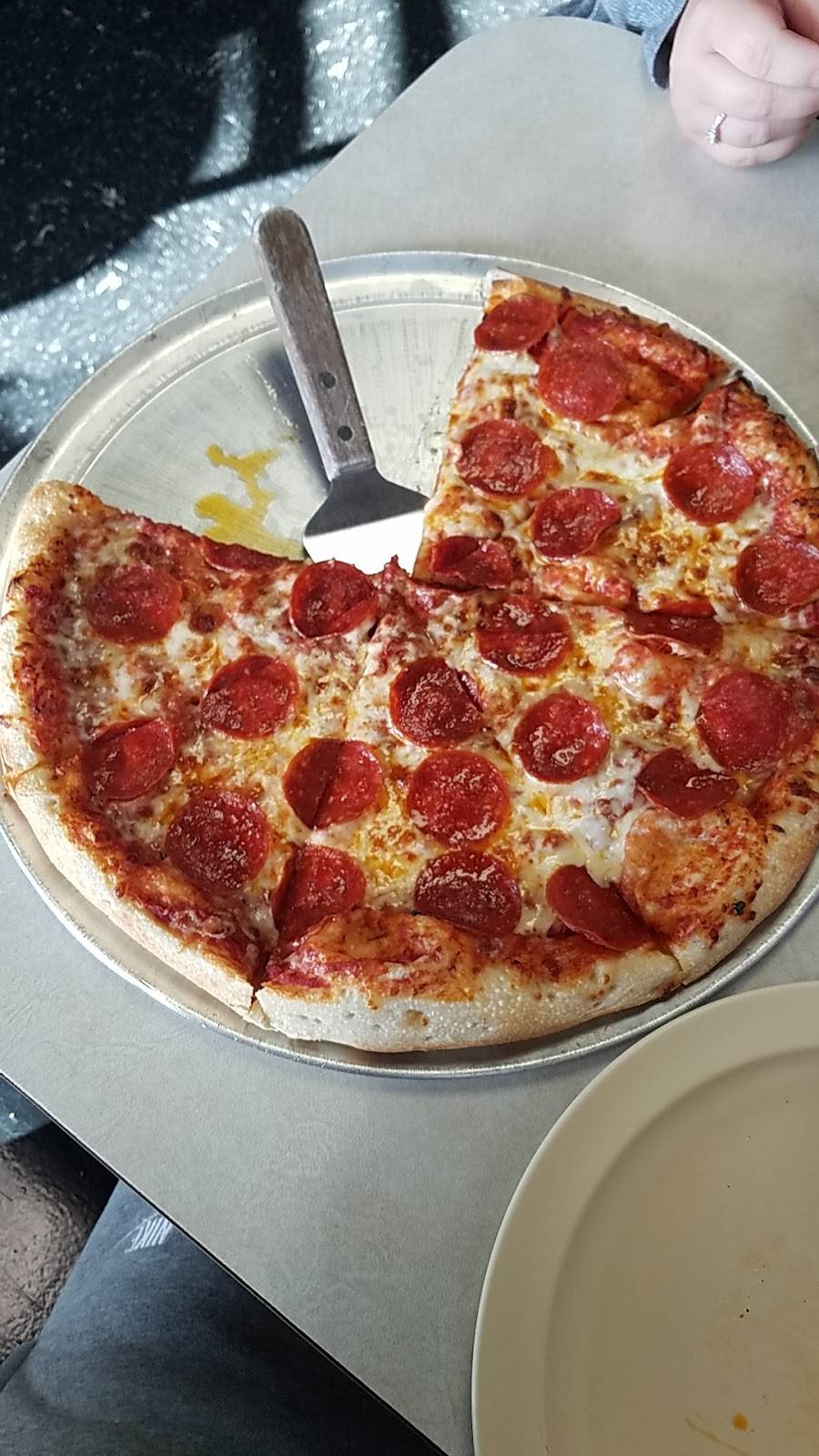 Chef's Pizzeria Restaurant 254 W New St, Kingsport, TN 37660, USA