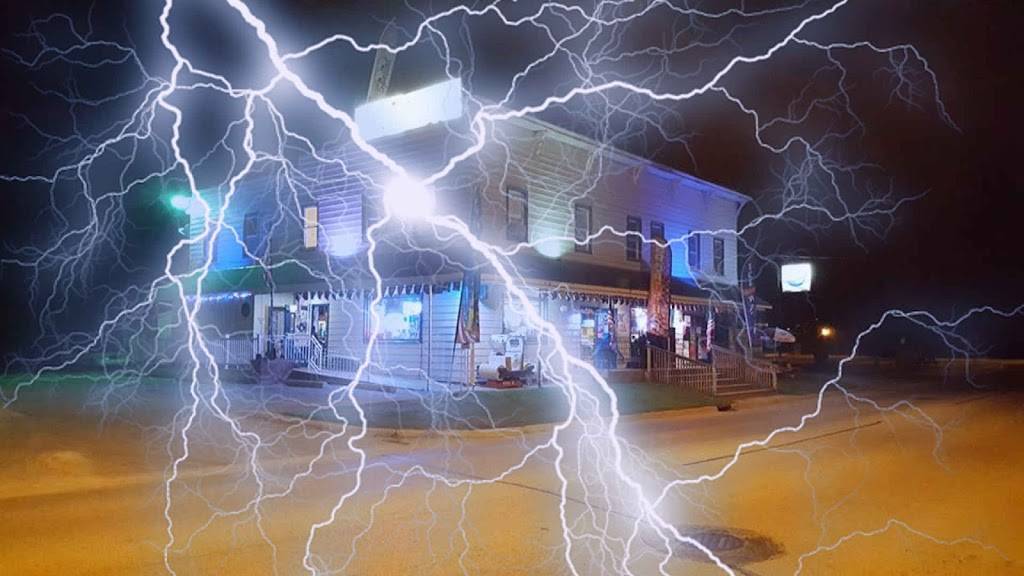 Thors Wolverine Den | restaurant | 423 Hall Ave, Crivitz, WI 54114, USA | 7159273202 OR +1 715-927-3202