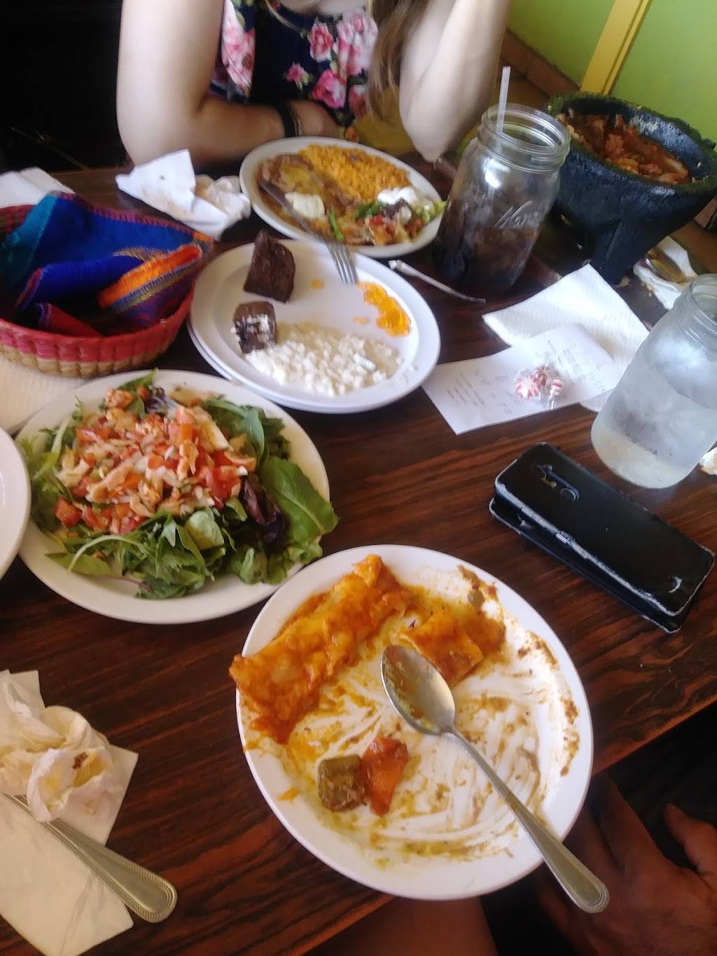 La Mina Mexican Restaurant | restaurant | 354 Oak St, Bakersfield, CA 93304, USA | 6613221087 OR +1 661-322-1087