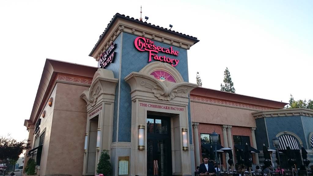 The Cheesecake Factory Restaurant in Fashion Fair Mall