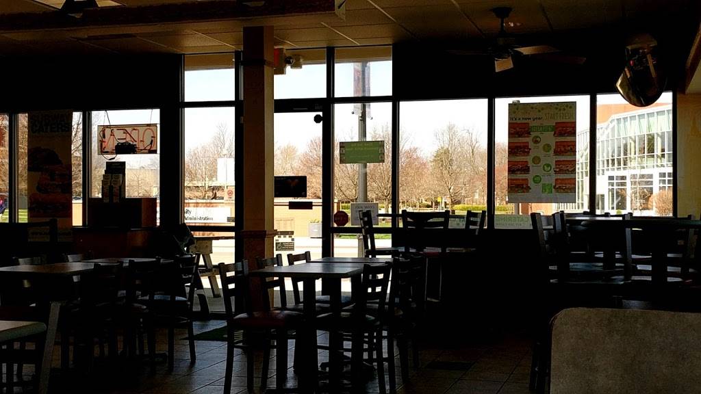 Subway Restaurants | restaurant | 424 S Main St, Ada, OH 45810, USA | 4196347827 OR +1 419-634-7827
