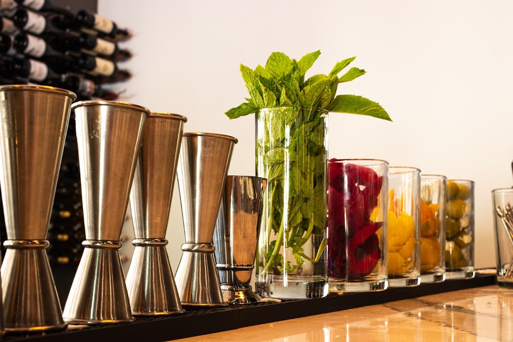 Wine Dive + Kitchen | restaurant | 741 Massachusetts St, Lawrence, KS 66044, USA | 7858563483 OR +1 785-856-3483