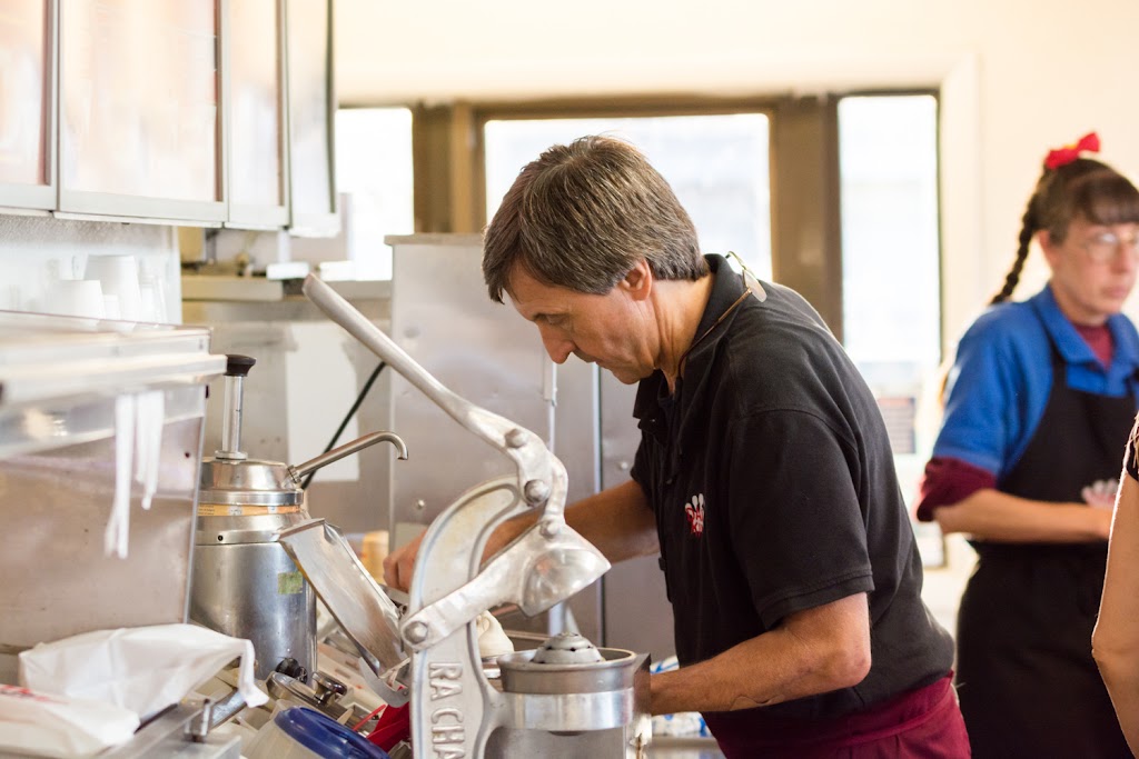 Dairy King | restaurant | 964 E Broad St, Ozark, AL 36360, USA | 3347742056 OR +1 334-774-2056