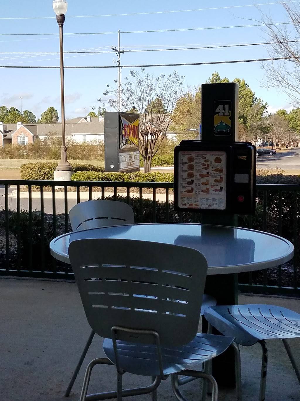 Sonic Drive-In | restaurant | 899 Church Rd W, Southaven, MS 38671, USA | 6623932987 OR +1 662-393-2987