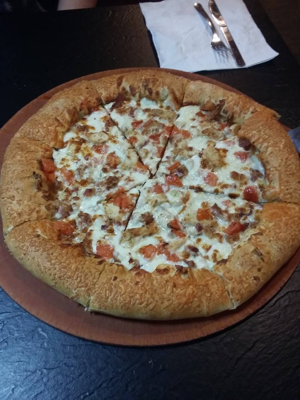 Pizza Hut | restaurant | 801 Williams St, Lake Geneva, WI 53147, USA | 2622489221 OR +1 262-248-9221