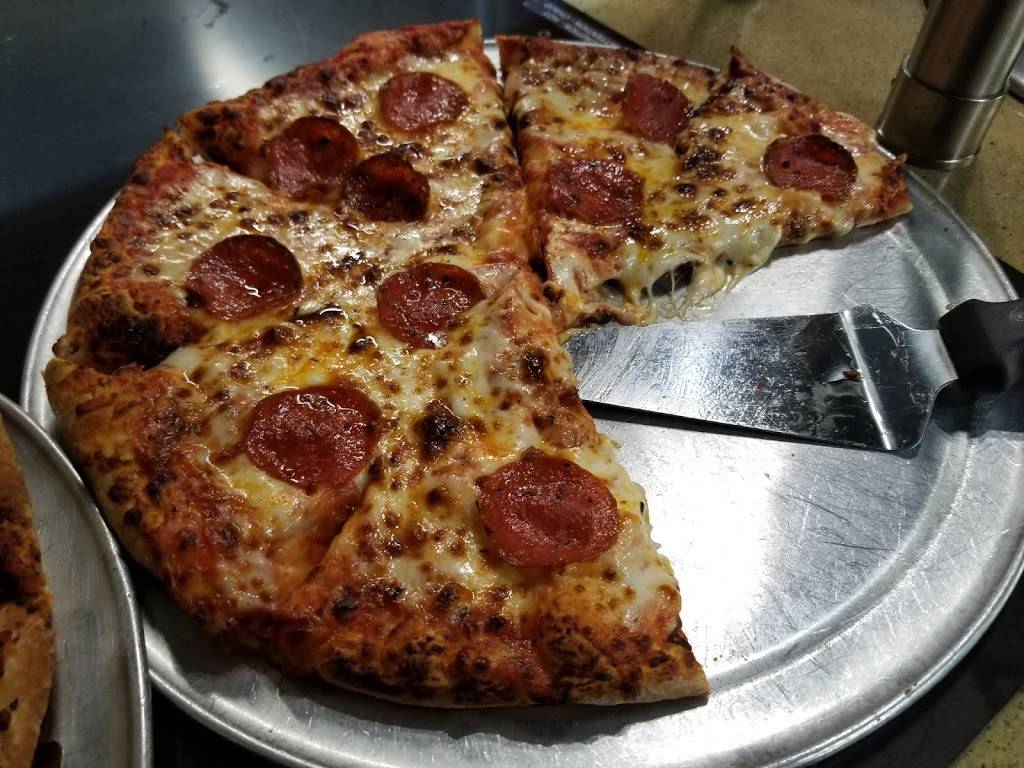 Clubhouse Pizza Continental | restaurant | 219 N Main St, Continental, OH 45831, USA | 4195964700 OR +1 419-596-4700