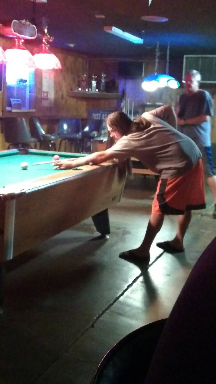 Hurricane Sherrys Bar | restaurant | 625 S Main St, Wellsville, KS 66092, USA | 7852421918 OR +1 785-242-1918