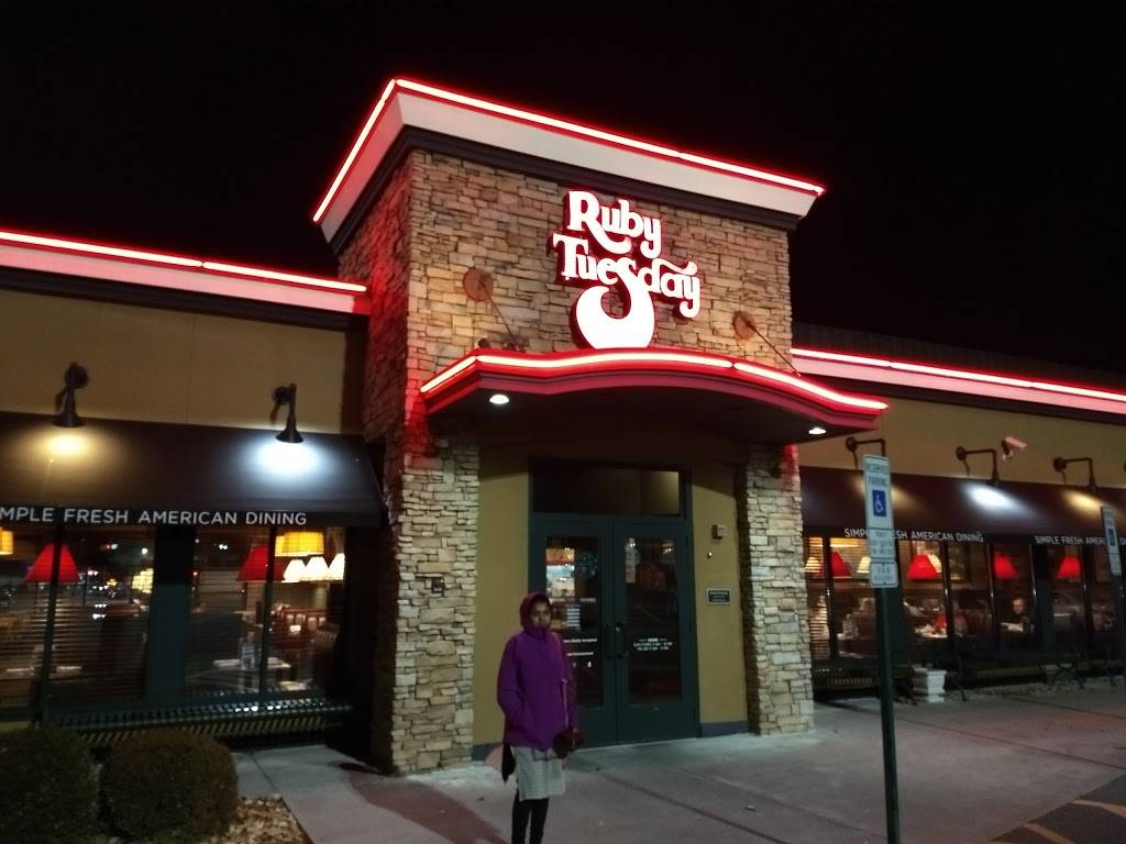 Ruby Tuesday | restaurant | 111 Burgess Rd, Harrisonburg, VA 22801, USA | 5405649601 OR +1 540-564-9601