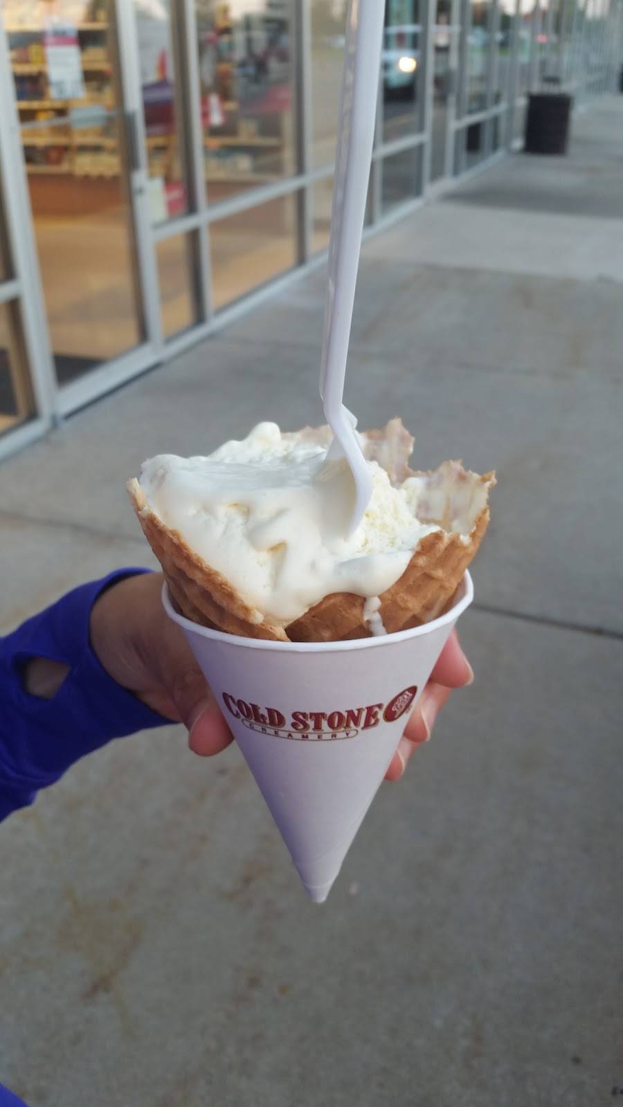 Cold Stone Creamery | bakery | 2900 Deerfield Dr Ste 116, Janesville, WI 53546, USA | 6083050489 OR +1 608-305-0489