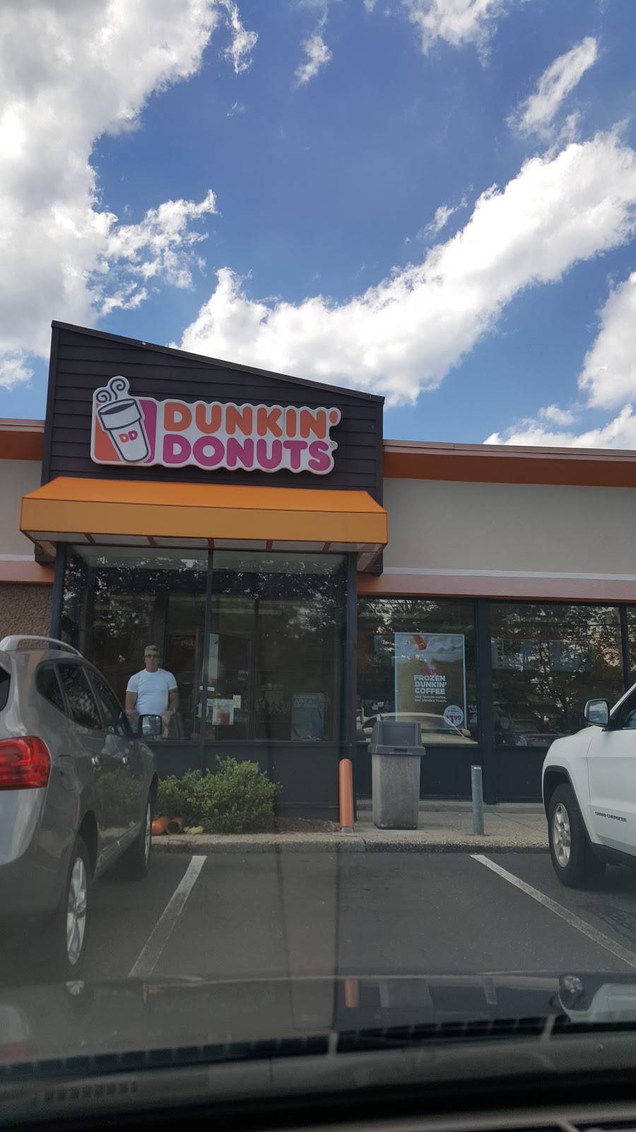 Dunkin Donuts | cafe | 1068 Old Country Rd, Plainview, NY 11803, USA | 5169350205 OR +1 516-935-0205