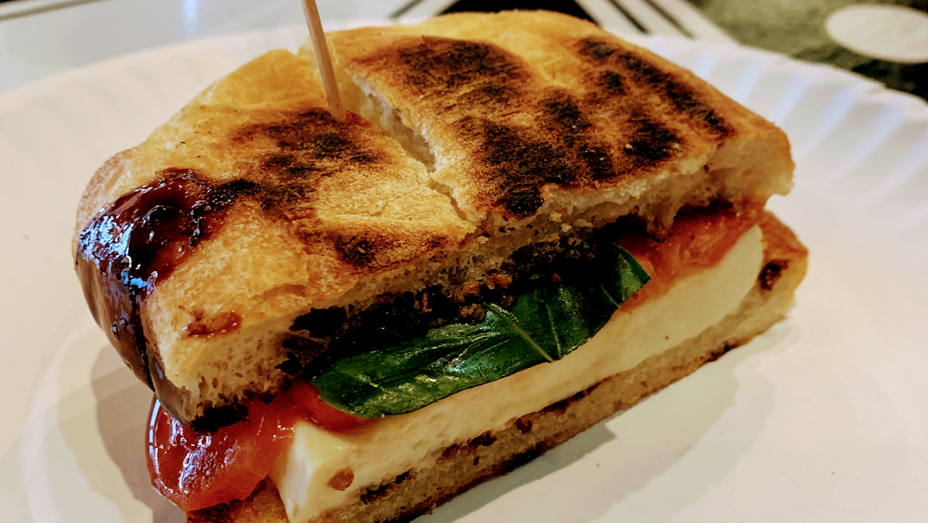 The Junction Pizzeria & Grill | restaurant | 315 N Main St, Heber City, UT 84032, USA | 4356572200 OR +1 435-657-2200