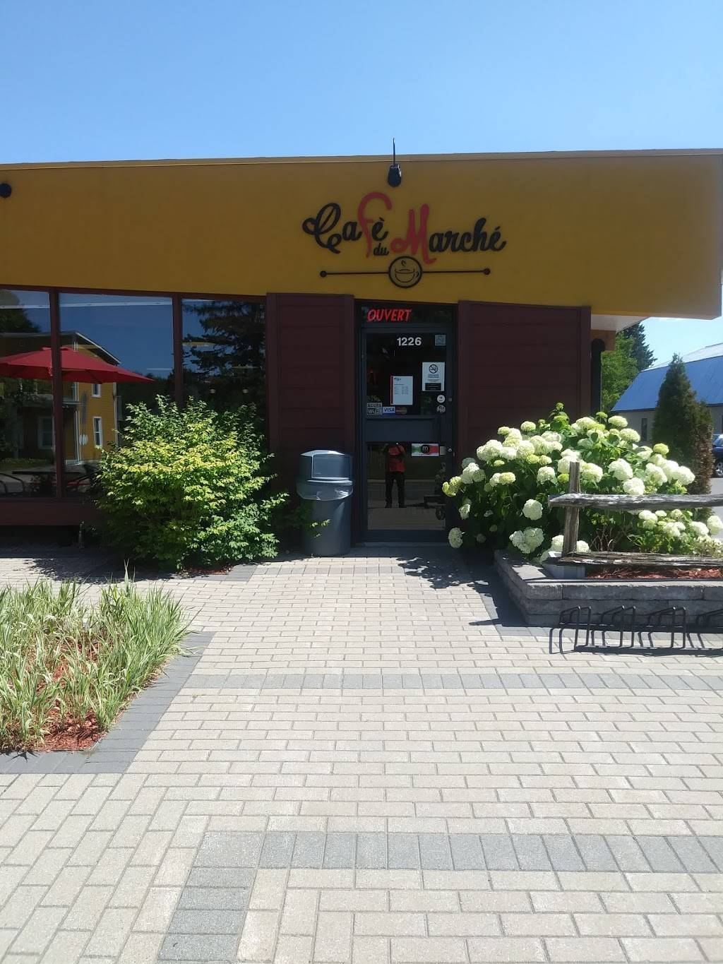 Café du Marché | restaurant | 1226 Rue Principale, Saint-Étienne-des-Grès, QC G0X 2P0, Canada | 8196550344 OR +1 819-655-0344