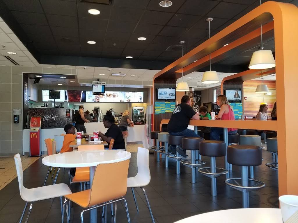 McDonalds | cafe | 4403 Harrison Ave, Rockford, IL 61108, USA | 8153942049 OR +1 815-394-2049