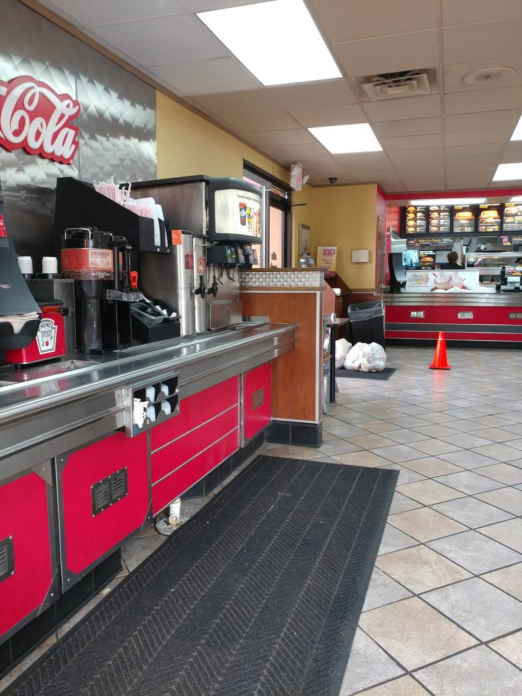 Hardees | restaurant | 11306 Chapman Hwy, Seymour, TN 37865, USA | 8655770641 OR +1 865-577-0641