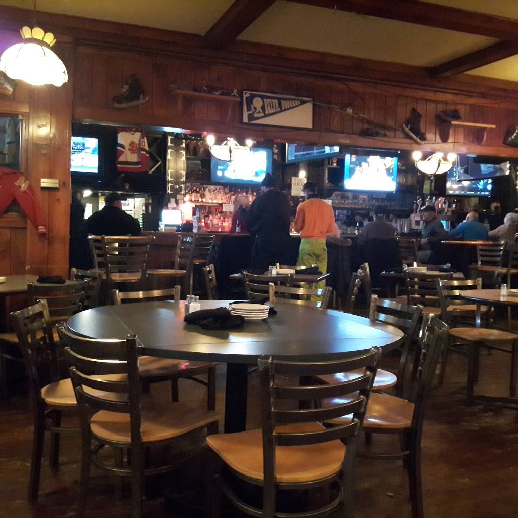 Coachs Corner | restaurant | 191 Park Ave, Massena, NY 13662, USA | 3157692127 OR +1 315-769-2127