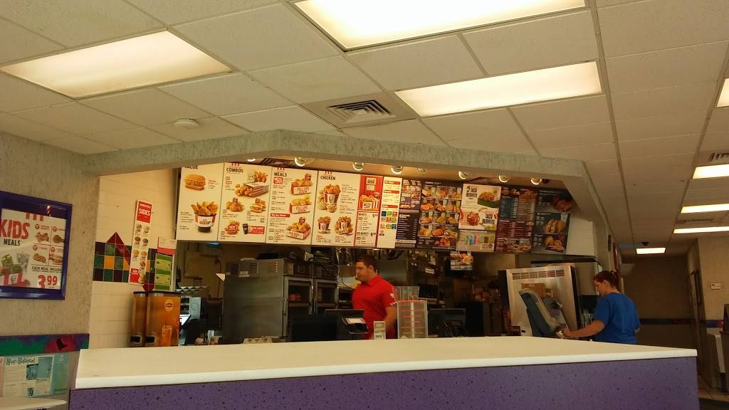 Taco Bell | meal takeaway | 820 W Center St, Greenwood, AR 72936, USA | 4799961657 OR +1 479-996-1657