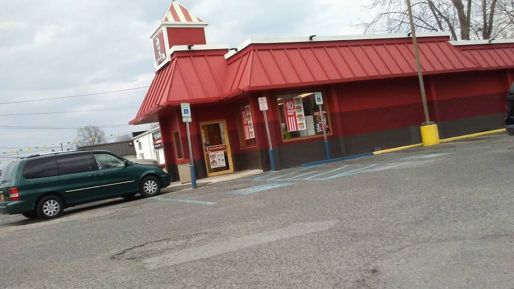 KFC | restaurant | 210 E Main St, Bay Shore, NY 11706, USA | 6316659559 OR +1 631-665-9559