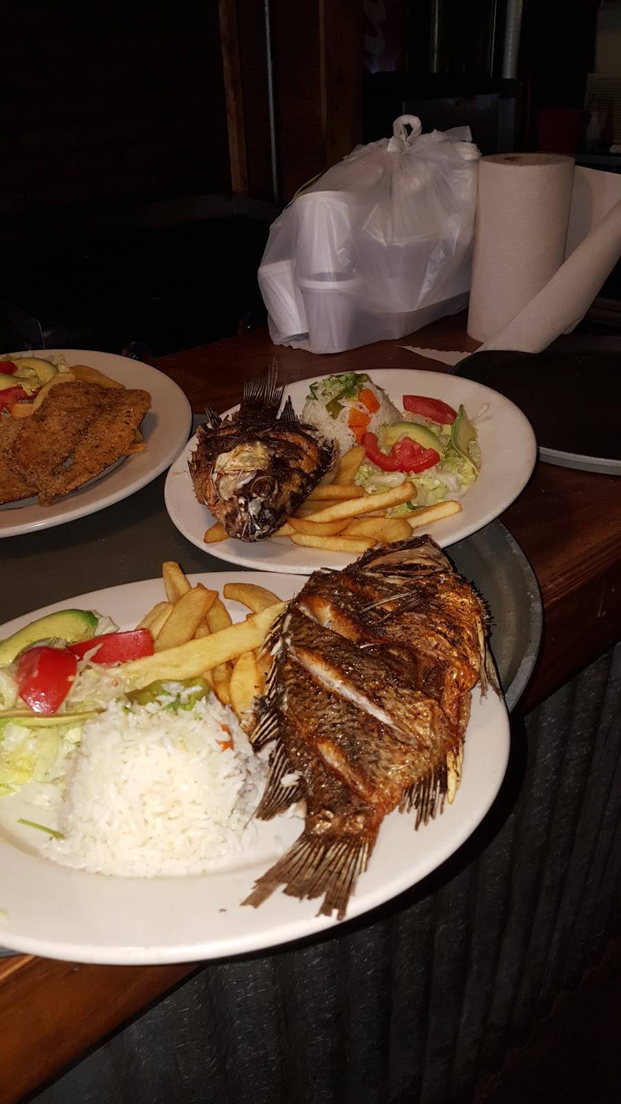 El Manantial Restaurant | restaurant | 333 E Cedar Creek Pkwy, Seven Points, TX 75143, USA | 9034321234 OR +1 903-432-1234