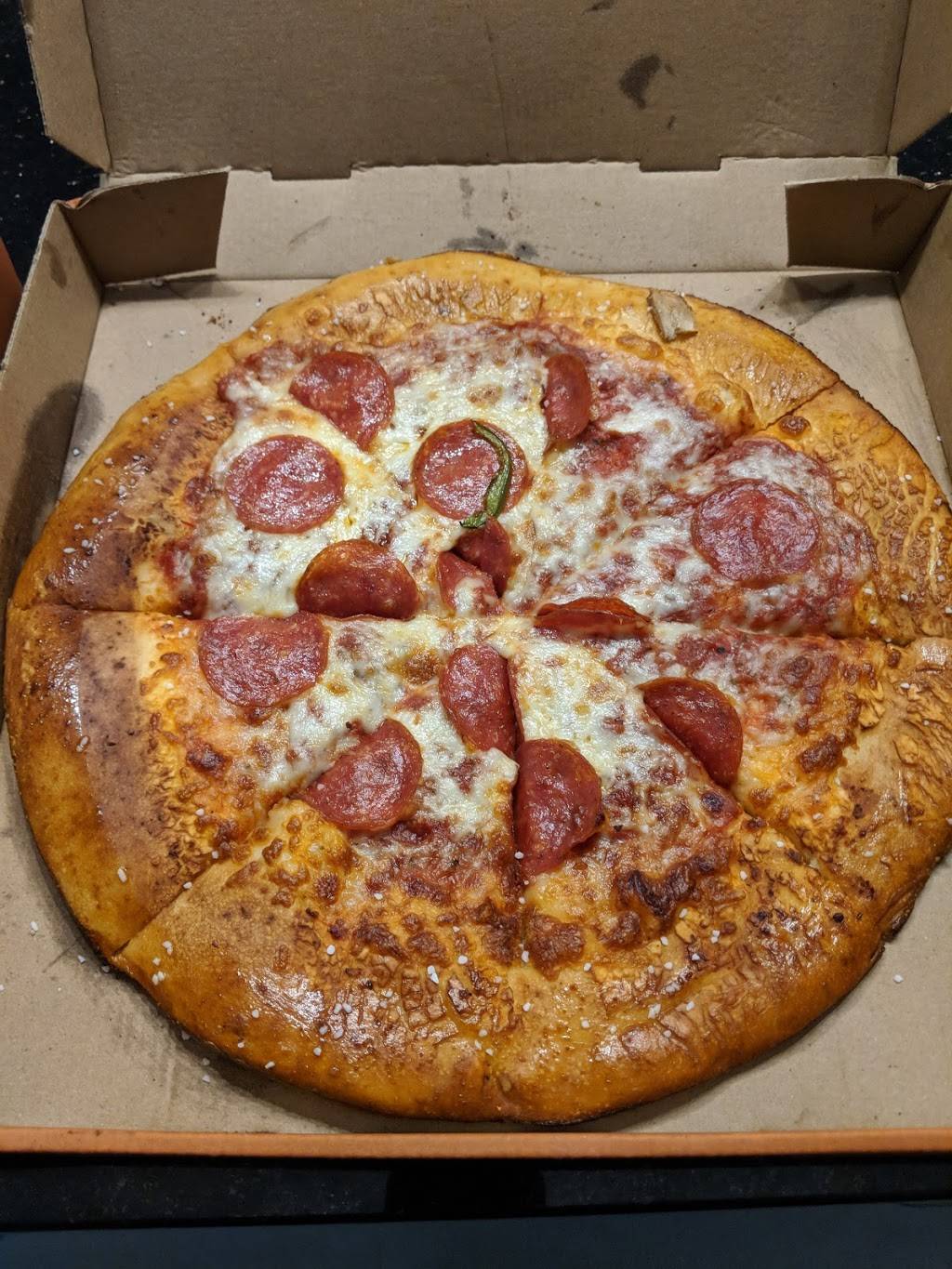 Little Caesars Pizza | meal takeaway | 3066 Boulevard Saint-Charles, Kirkland, QC H9H 3B7, Canada | 5146307357 OR +1 514-630-7357