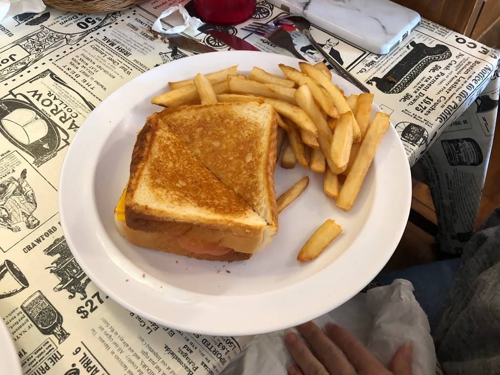 Little House of Pancakes | bakery | 807 East Pkwy, Gatlinburg, TN 37738, USA | 8654368784 OR +1 865-436-8784