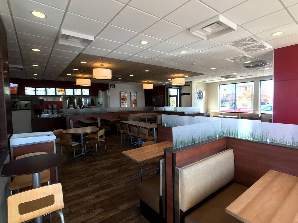 Wendys | restaurant | 46110 Michigan Ave, Canton, MI 48188, USA | 7343981405 OR +1 734-398-1405