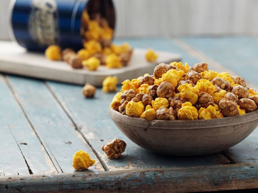 Garrett Popcorn Shops | meal takeaway | Fashion Centre at Pentagon City, 1100 S Hayes St, Arlington, VA 22202, USA | 8884767267 OR +1 888-476-7267