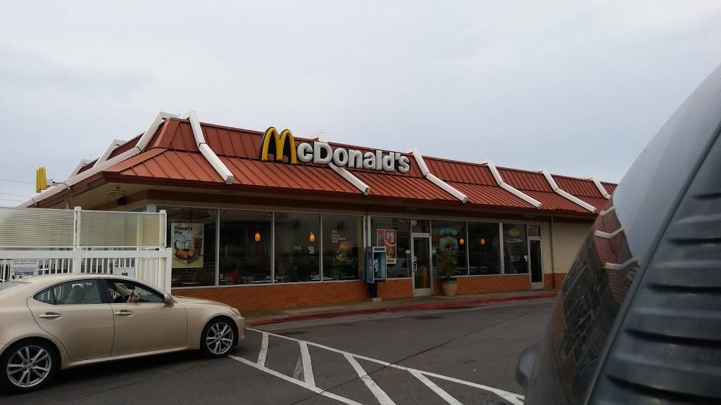 McDonalds | cafe | 94-212 Leoku St, Waipahu, HI 96797, USA | 8086710881 OR +1 808-671-0881