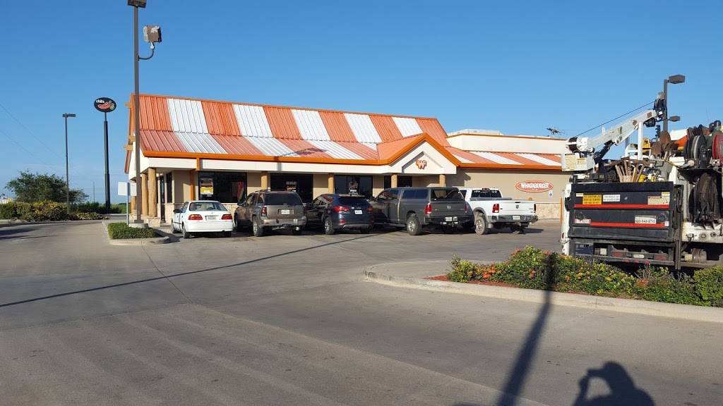 Whataburger | restaurant | 2701 S, US-77, Kingsville, TX 78363, USA | 3612219559 OR +1 361-221-9559