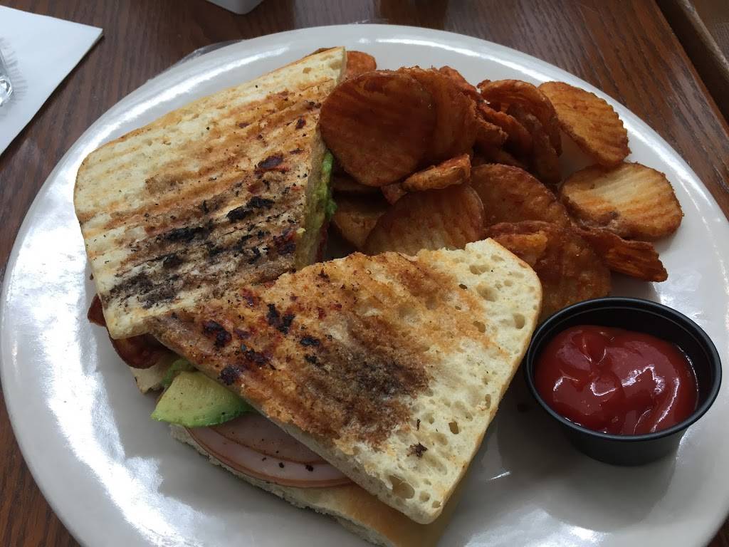 Cool River Cafe | restaurant | Terminal D, 2333 S International Pkwy, Dallas, TX 75261, USA | 9729734268 OR +1 972-973-4268