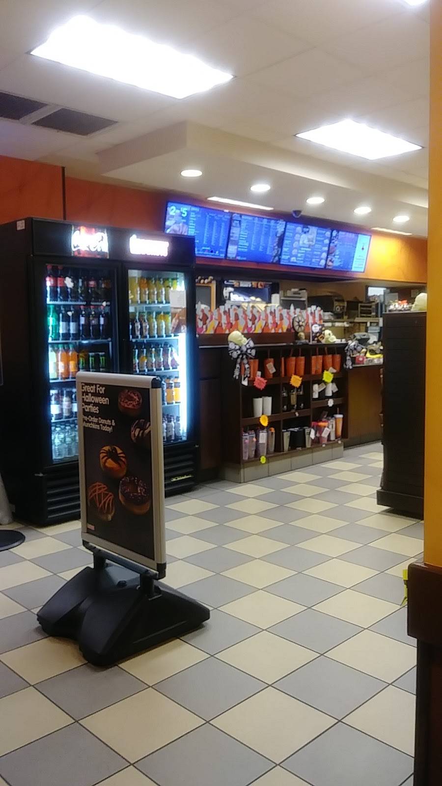 Dunkin | cafe | 12 Mill St, Unionville, CT 06085, USA | 8604040458 OR +1 860-404-0458