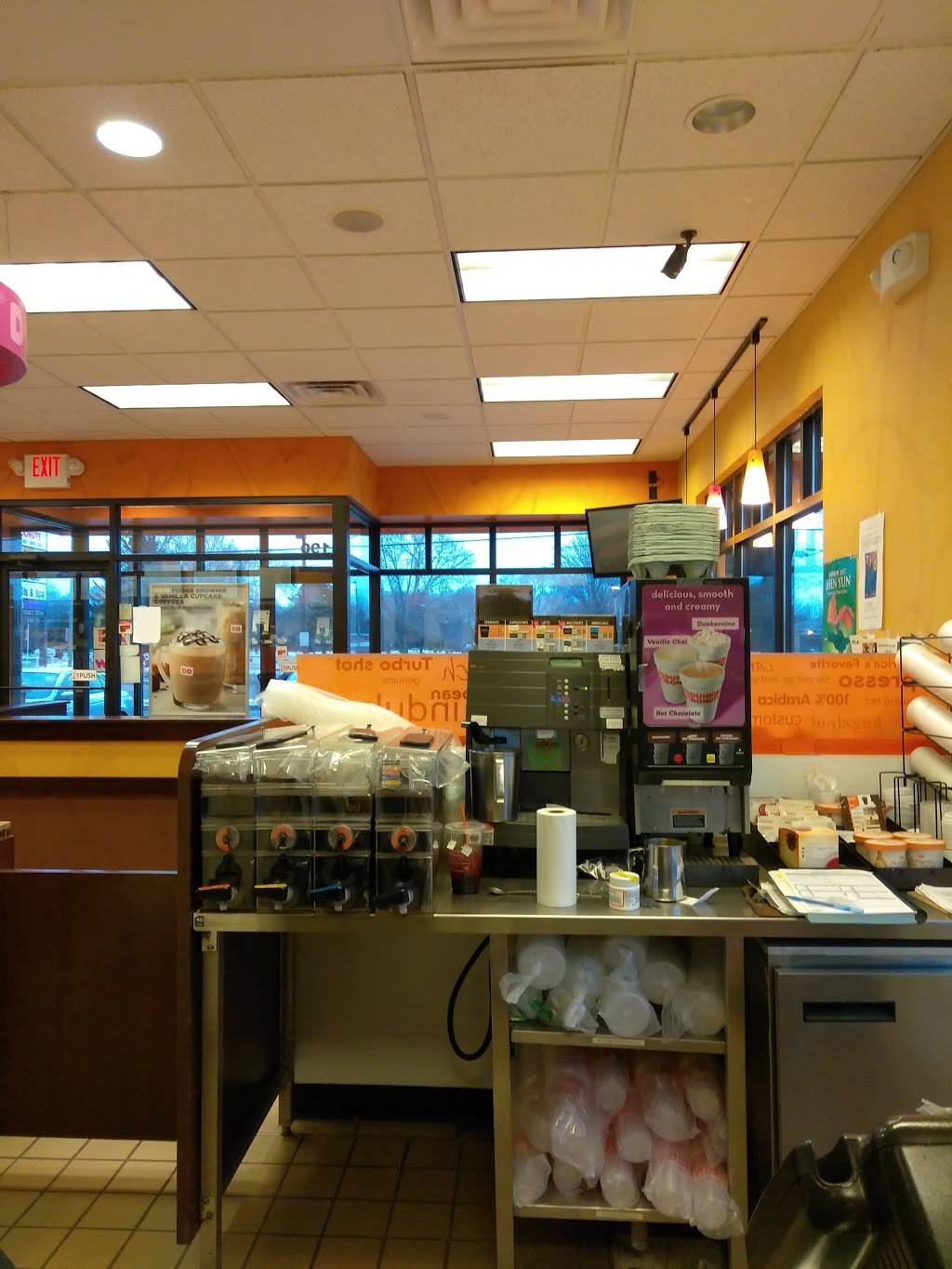 Dunkin | bakery | 2121 Milton Ave, Janesville, WI 53545, USA | 6087544054 OR +1 608-754-4054